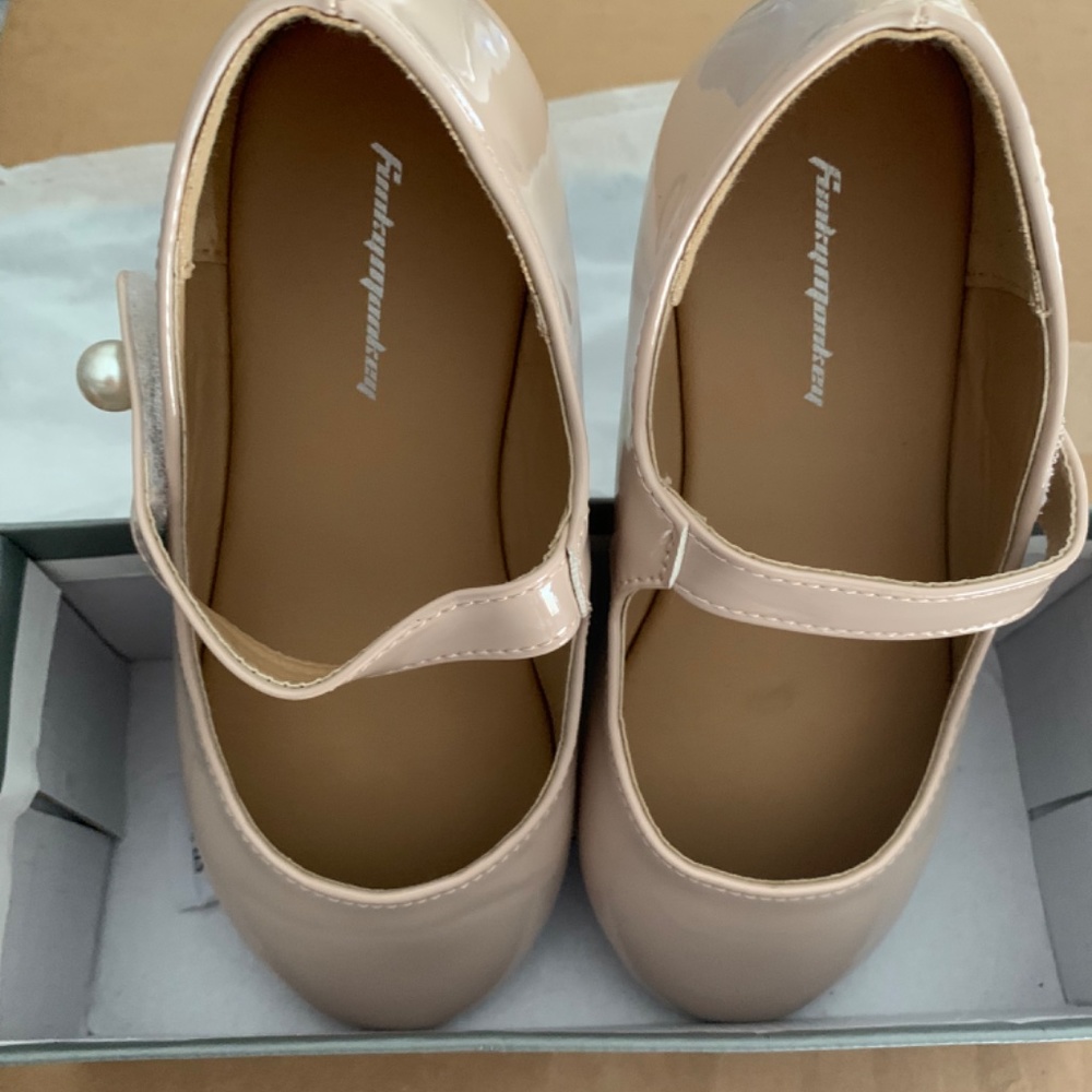 Flats - Picture 6 of 6